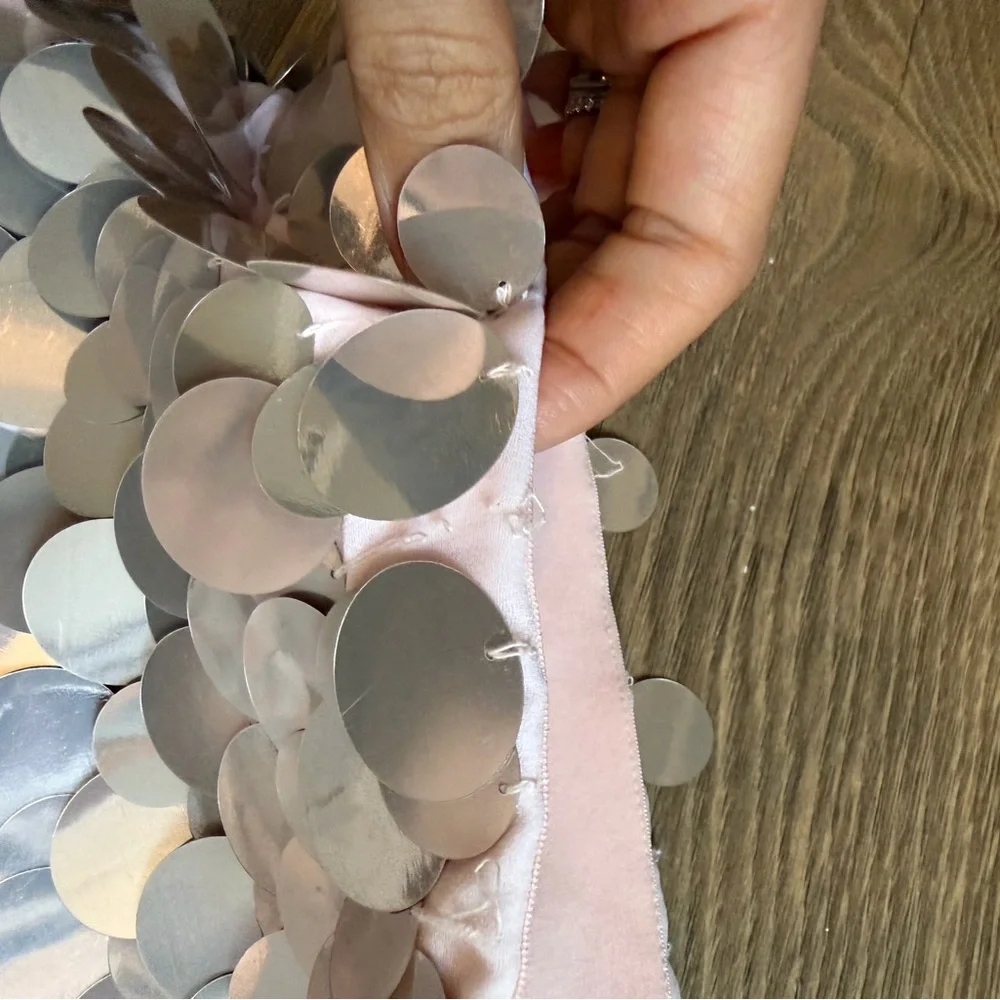 Alice + Olivia sequence skirt - Picture 4 of 8